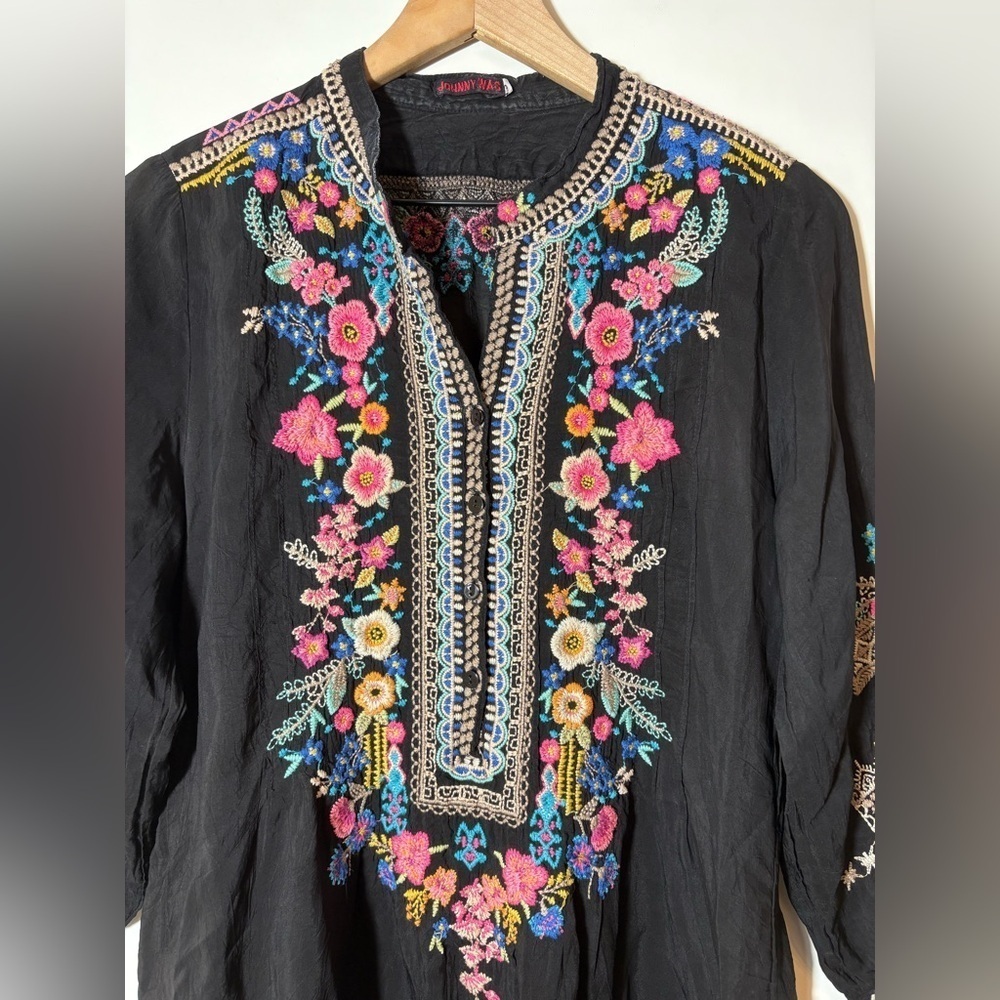 JOHNNY WAS "SARABETH" Embroidered 3/4 Sleeve In Blacke Tunic Top - Picture 6 of 13